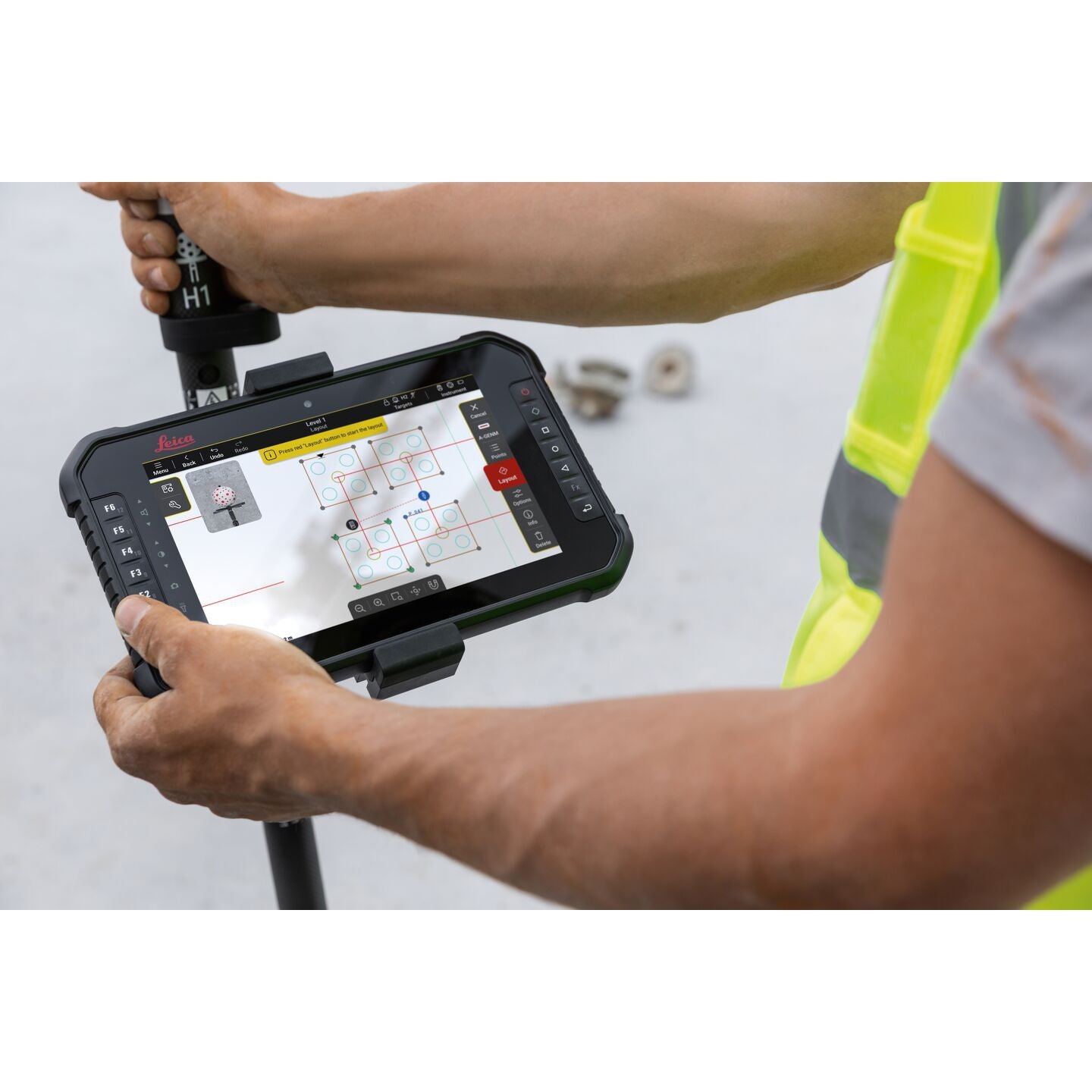 Leica iCON trades for Layout