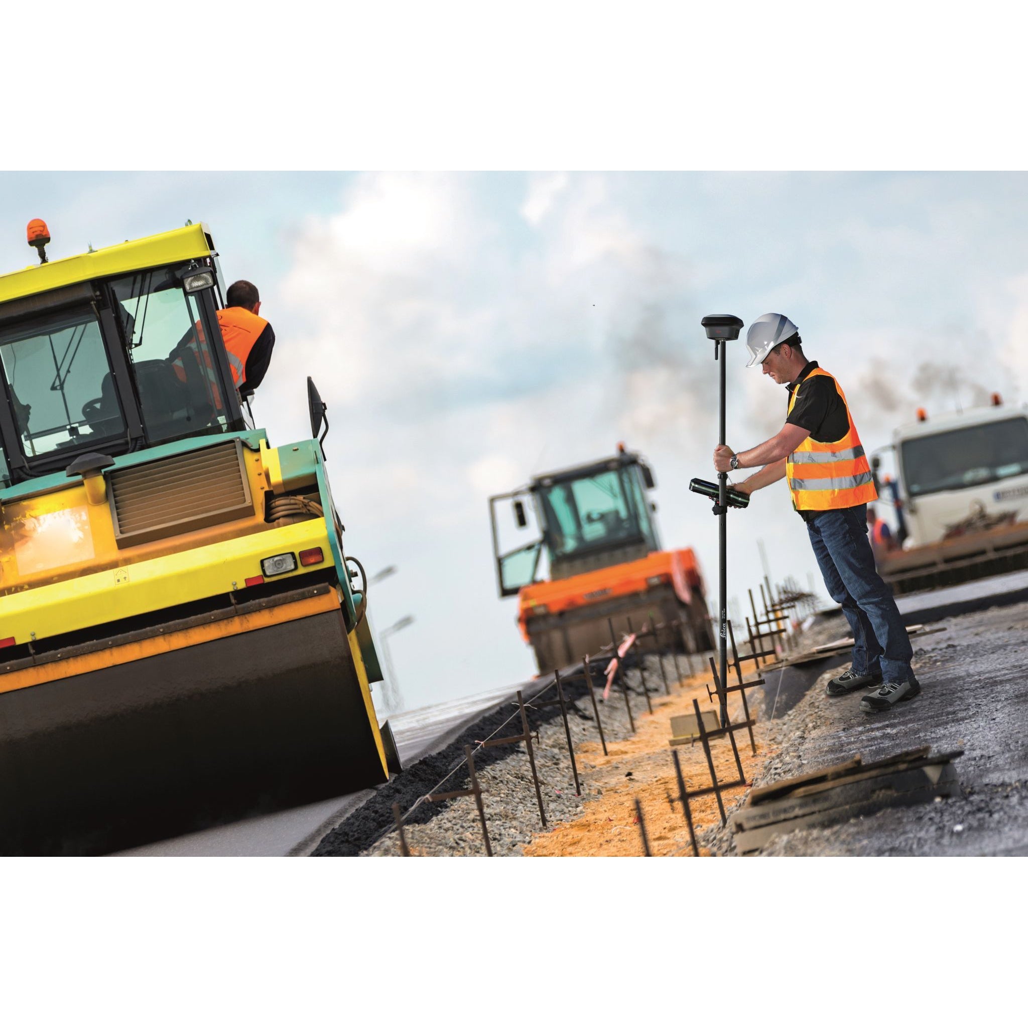 Leica GS18 T - World's Fastest GNSS RTK Rover – Spatial Technologies ...